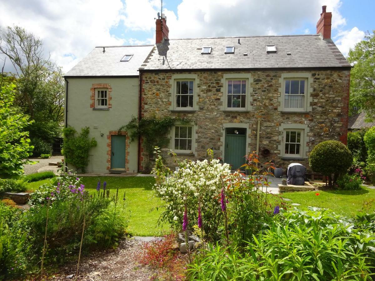 Tabor House B&B Fishguard Exterior photo
